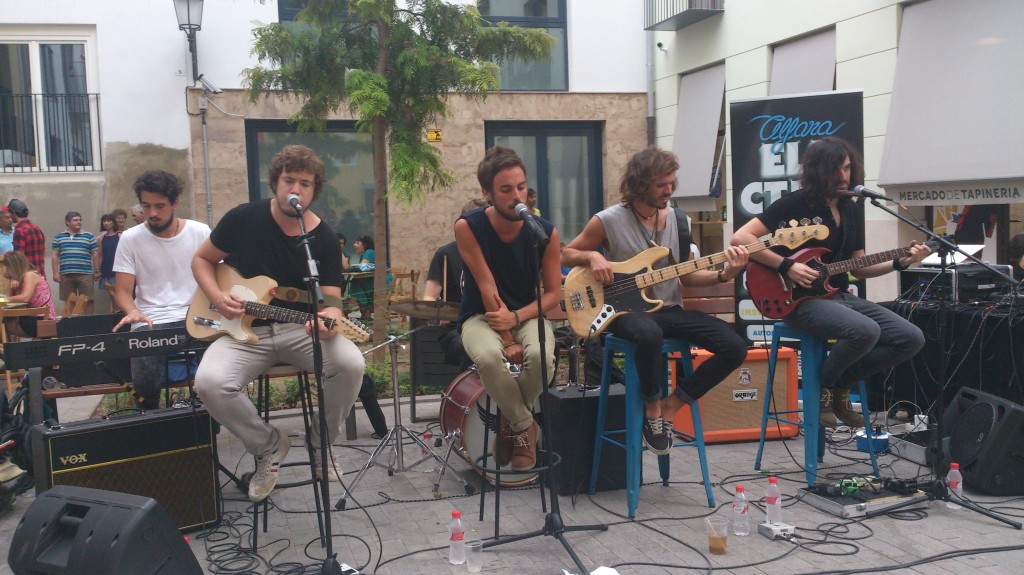 Rubik en la presentación del  Electro Pop Alfara  Foto: Carlos Ciurana