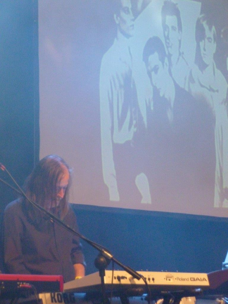 J.L. Macías con Glamour